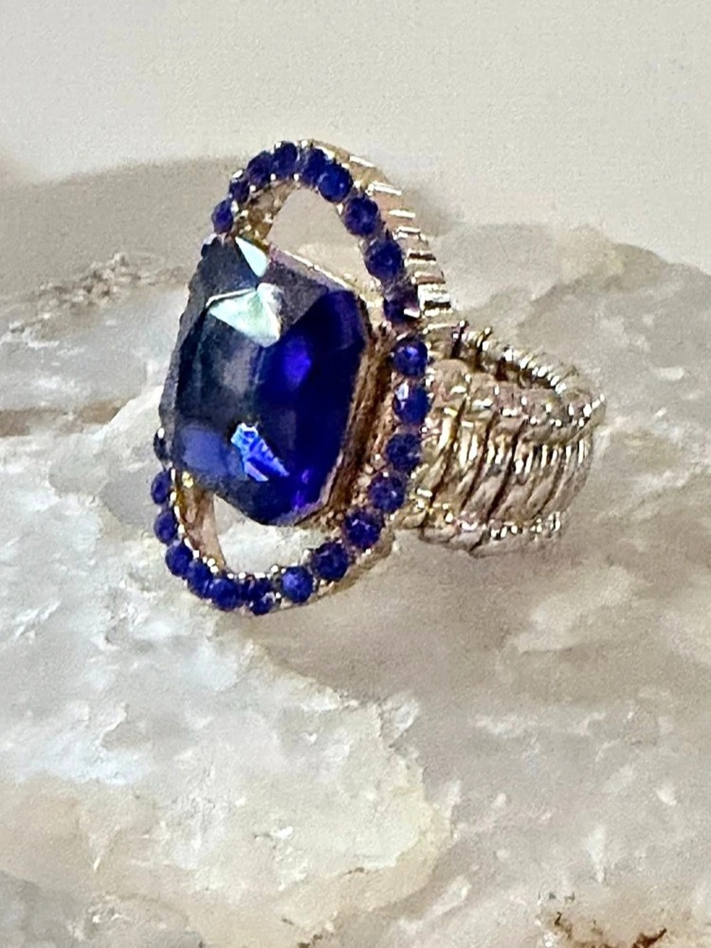 Royal Blue Cushion Cut Stretch Ring – Silver Ribbed Expansion Cocktail Statement